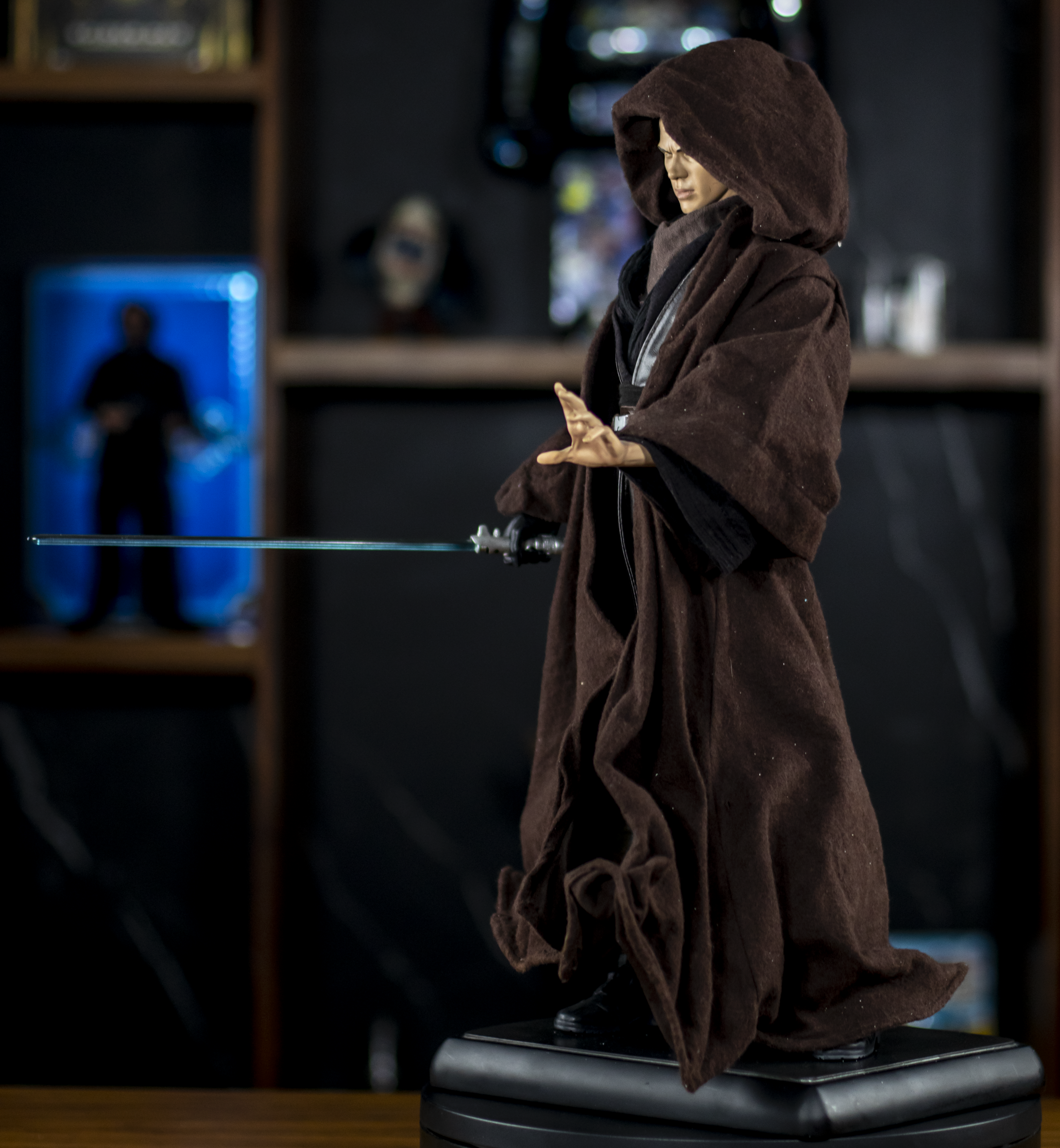Star Wars: Sidesow "Anakin Skywalker" Premium Format Statue Exhibido